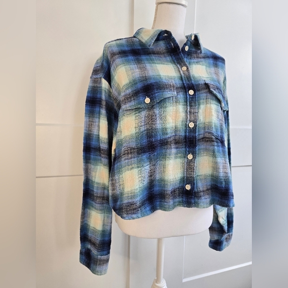 Amerivan Eaglw Plaid Blue and Cream Button Down Shirt - Picture 3 of 9